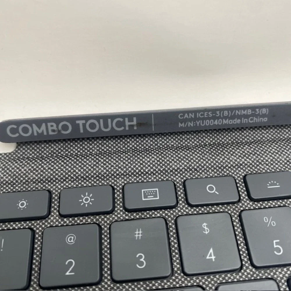 Logitech Combo Touch Keyboard Case iPad Air Pro Oxford YU0040 Backlit Trackpad
